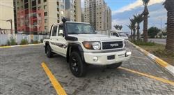 تويوتا لاند كروزر 70 بيك اب